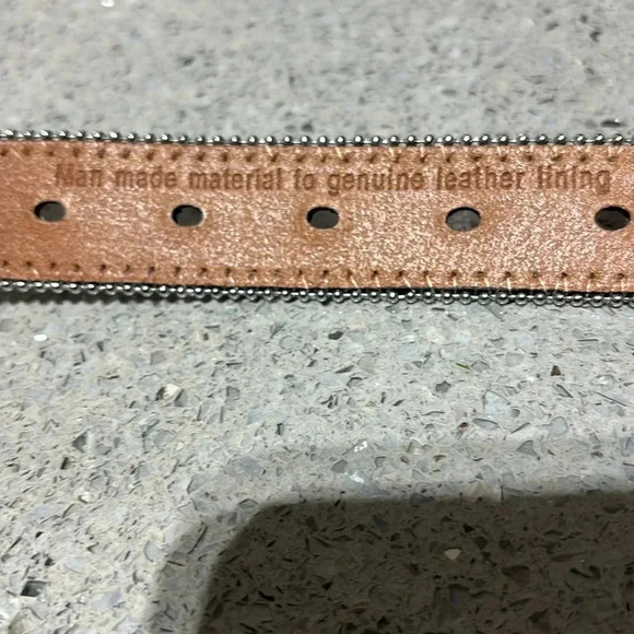 Nocona Genuine Leather lining, pink croc pattern,silver/rhinestone cross buckle - Picture 7 of 11